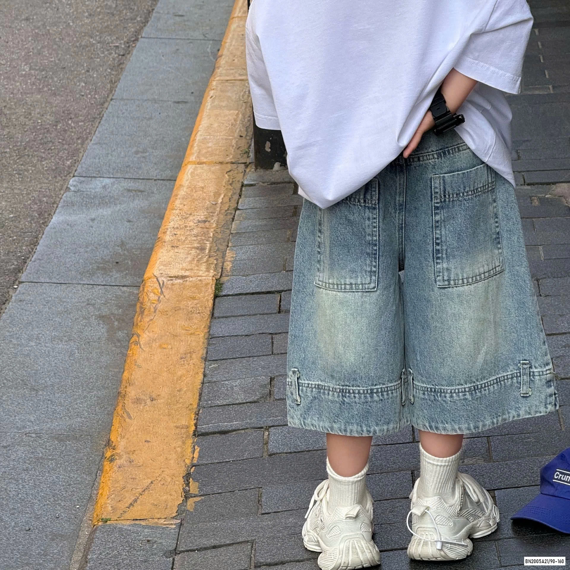 QUẦNG JEANS LỠ BẠC MÀU BASIC