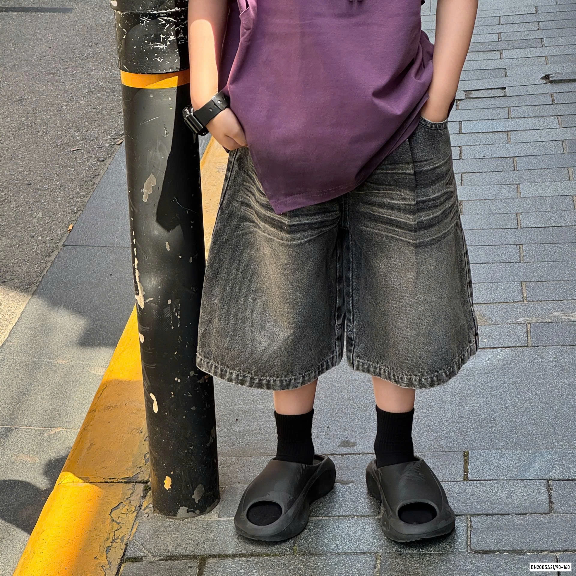 QUẦNG JEANS LỠ BẠC MÀU BASIC