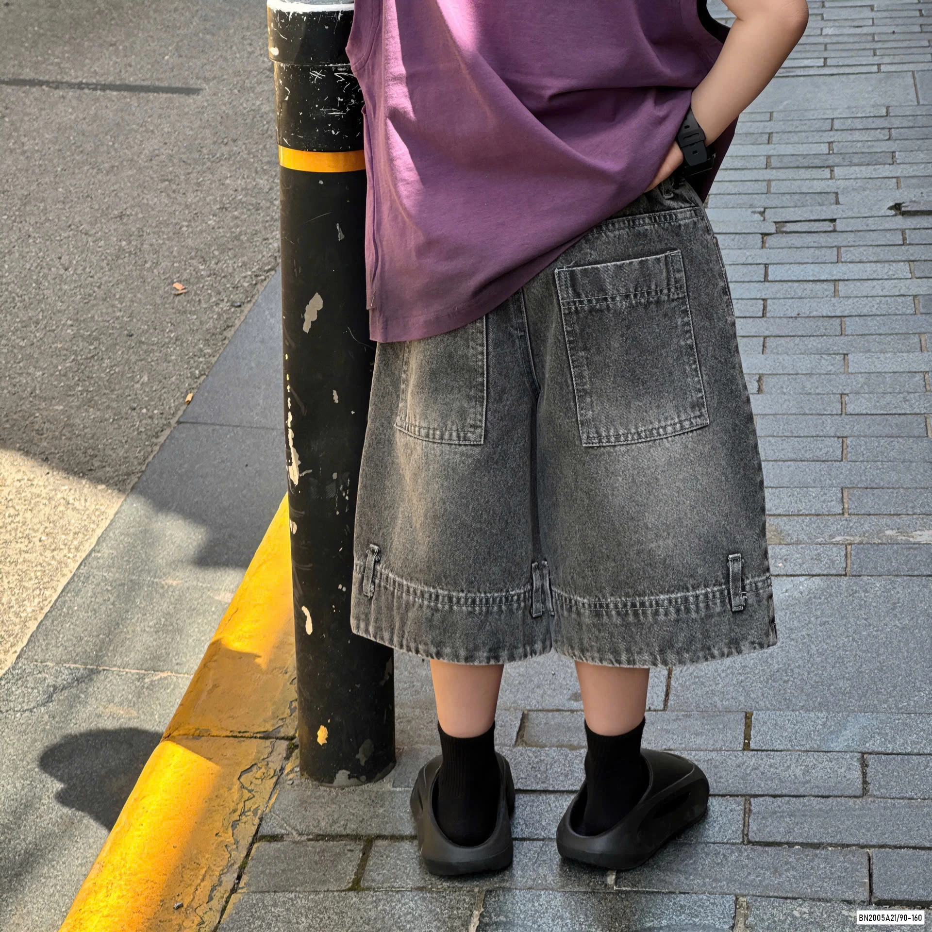 QUẦNG JEANS LỠ BẠC MÀU BASIC