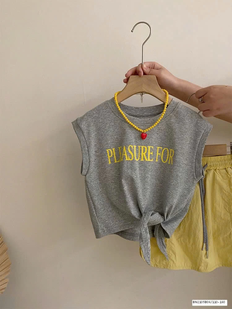 SÉT ÁO THUN XÁM BUỘC NƠ EO MIX QUẦN SHORT VÀNG