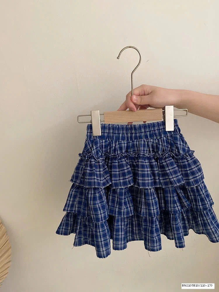 ÁO THUN THỎ XÁM MIX QUẦN VÁY CARO TẦNG BÈO