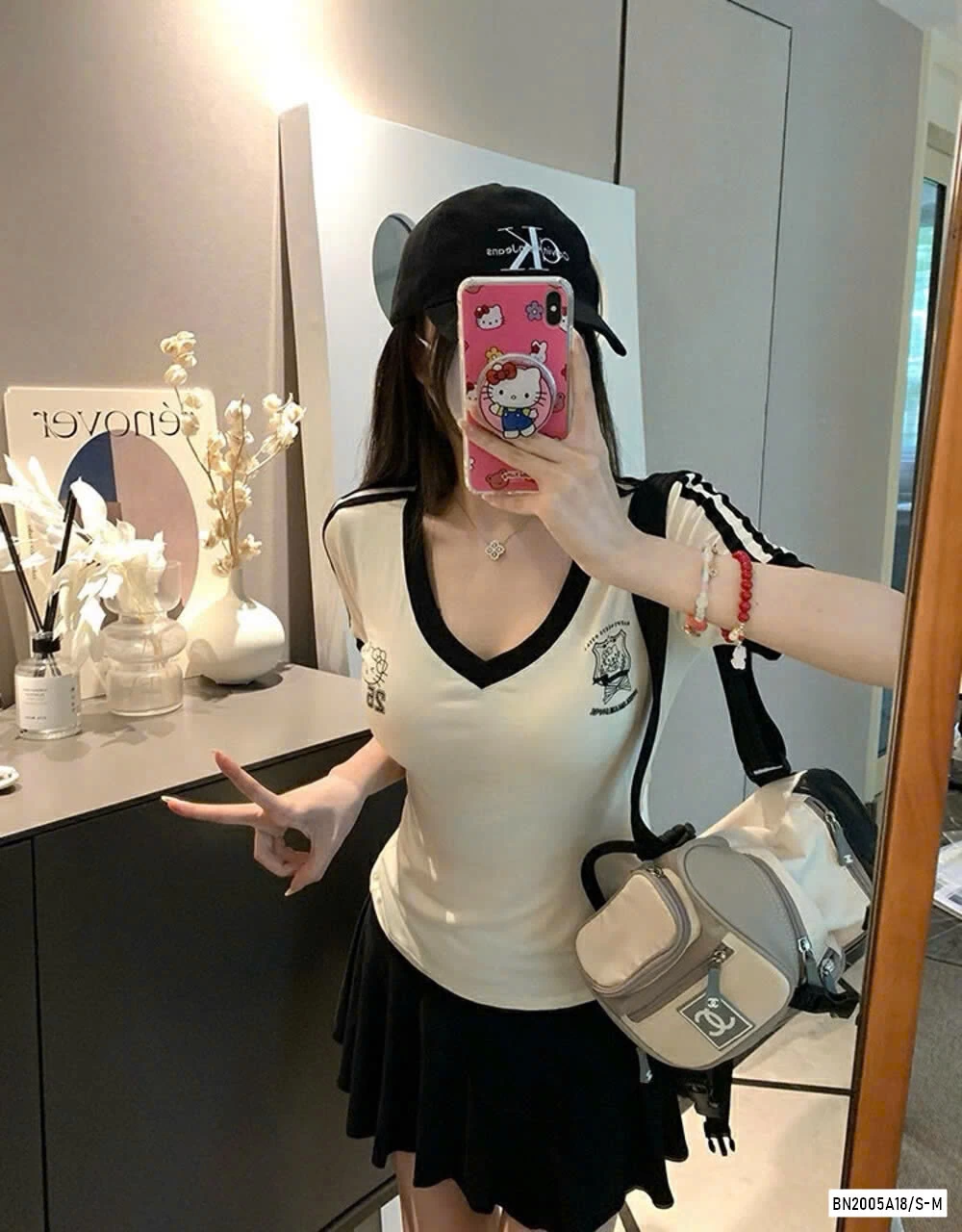 ÁO CỔ V KITTY WG.WE