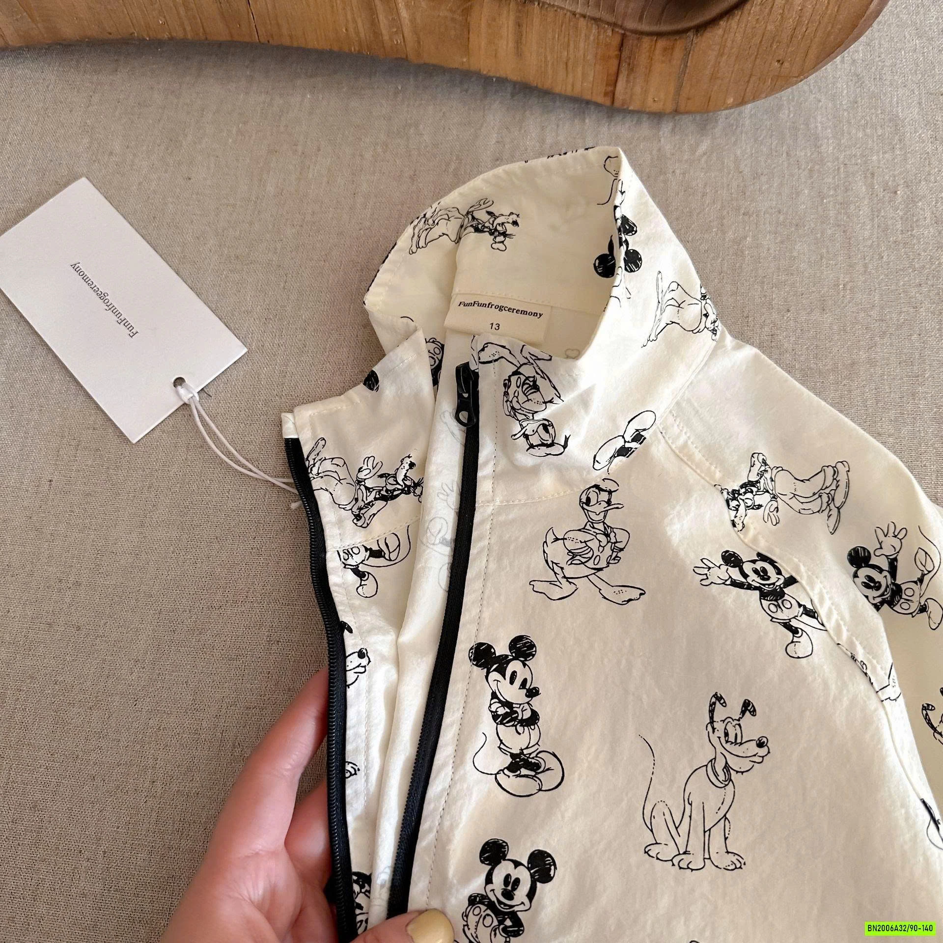 KHOÁC NẮNG MICKEY MMGGBABY