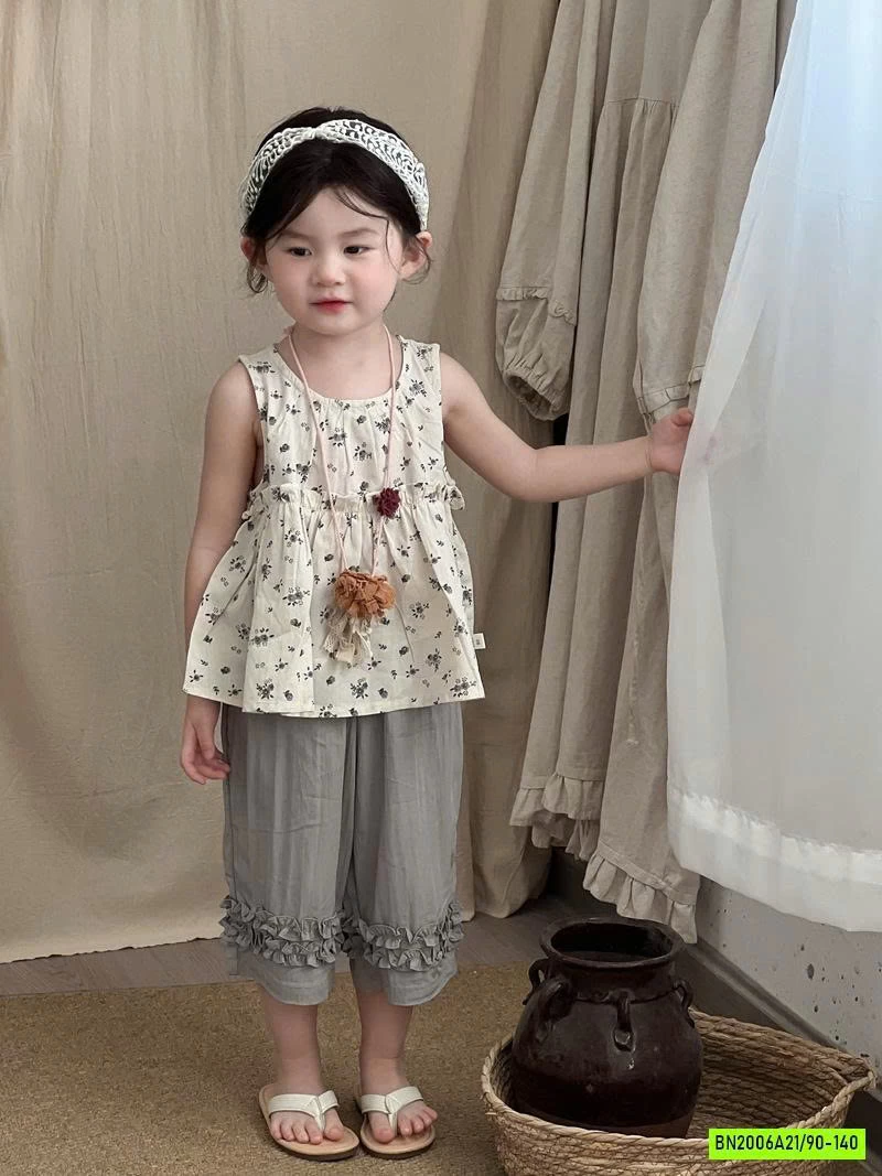 ÁO BBD HOA NHÍ MIX QUẦN XÁM