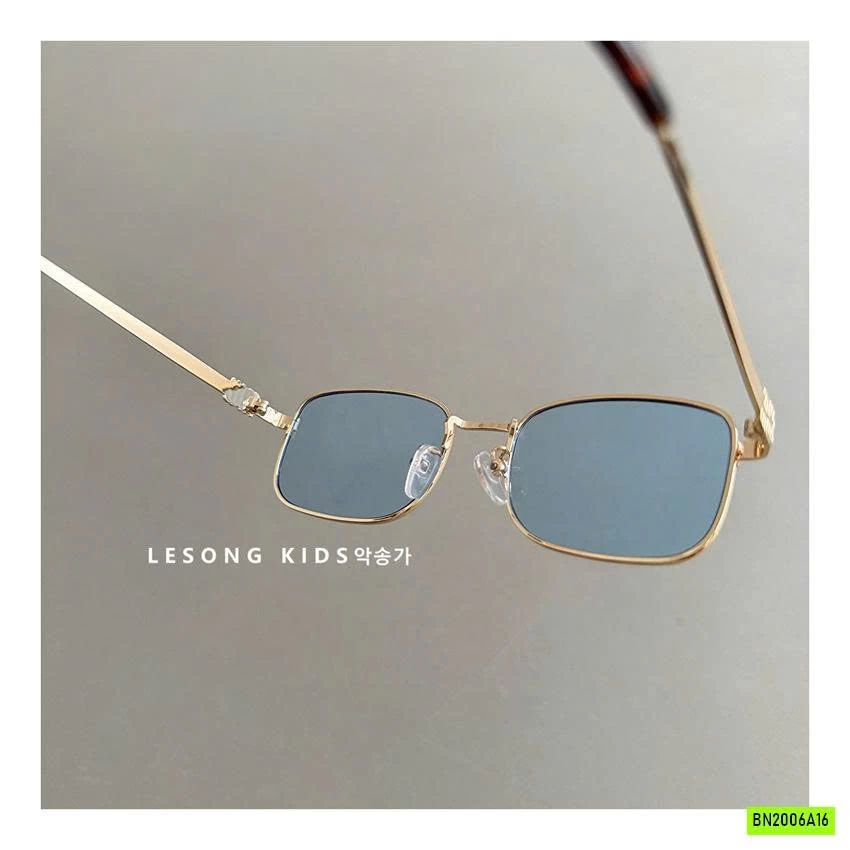 KÍNH THỜI TRANG MẮT VUÔNG