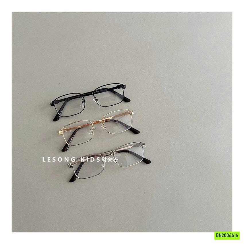 KÍNH THỜI TRANG MẮT VUÔNG