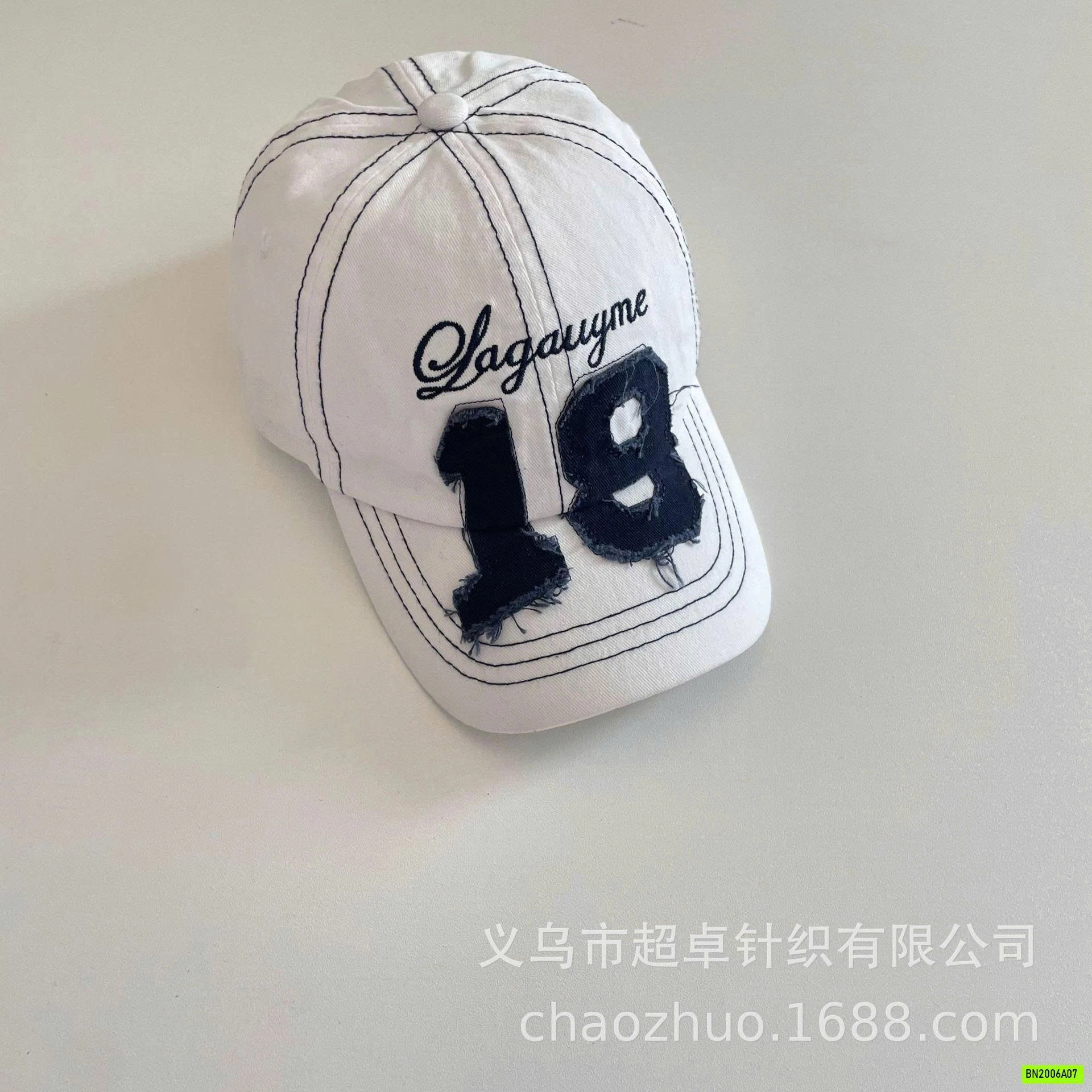 MŨ KẾT THÊU SỐ 18