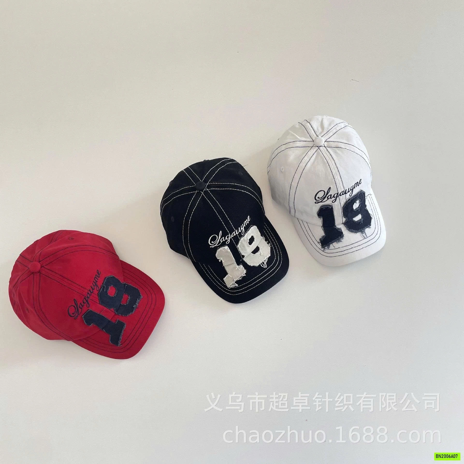 MŨ KẾT THÊU SỐ 18