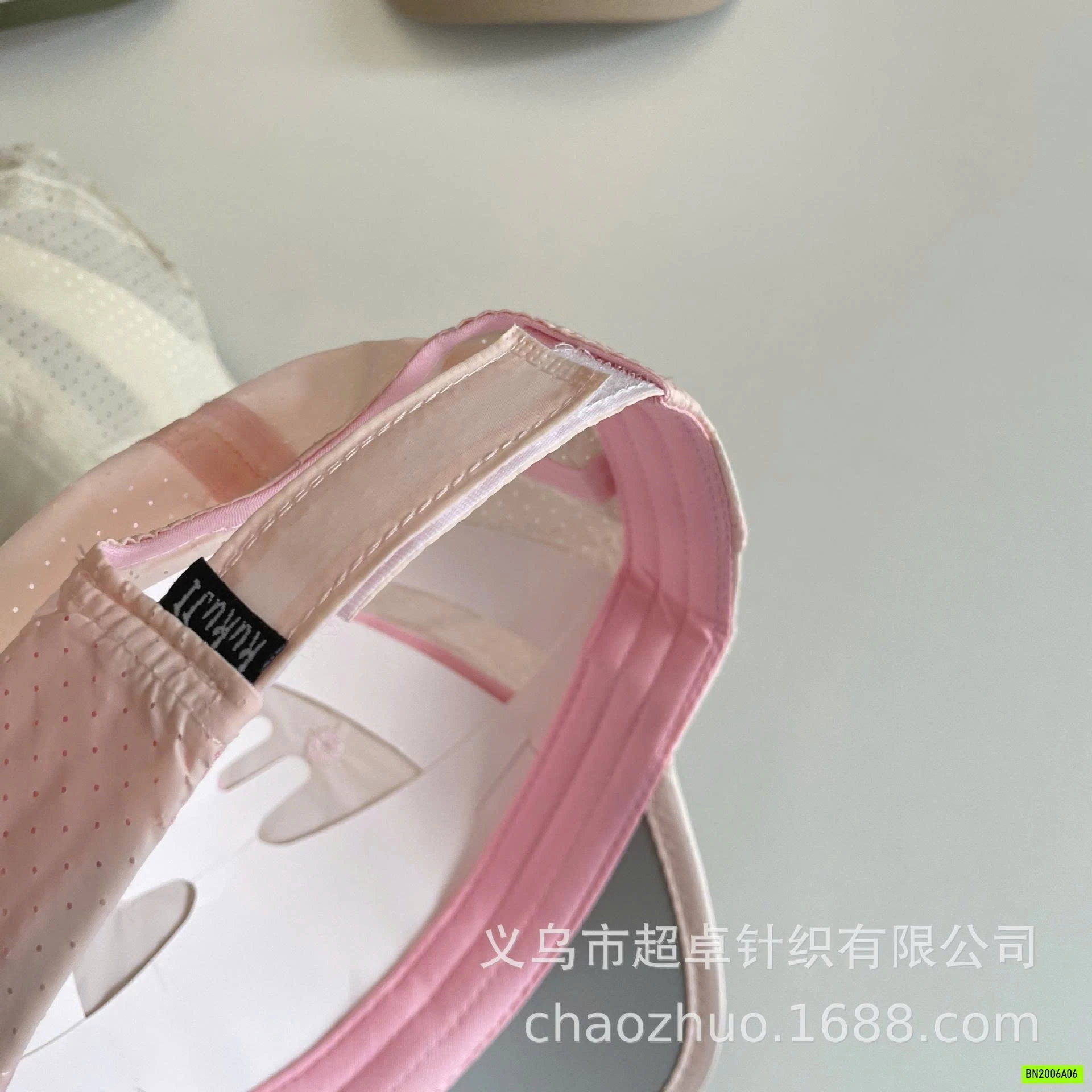 MŨ KẾT GIÓ PHỐI MÀU THÊU CHỮ