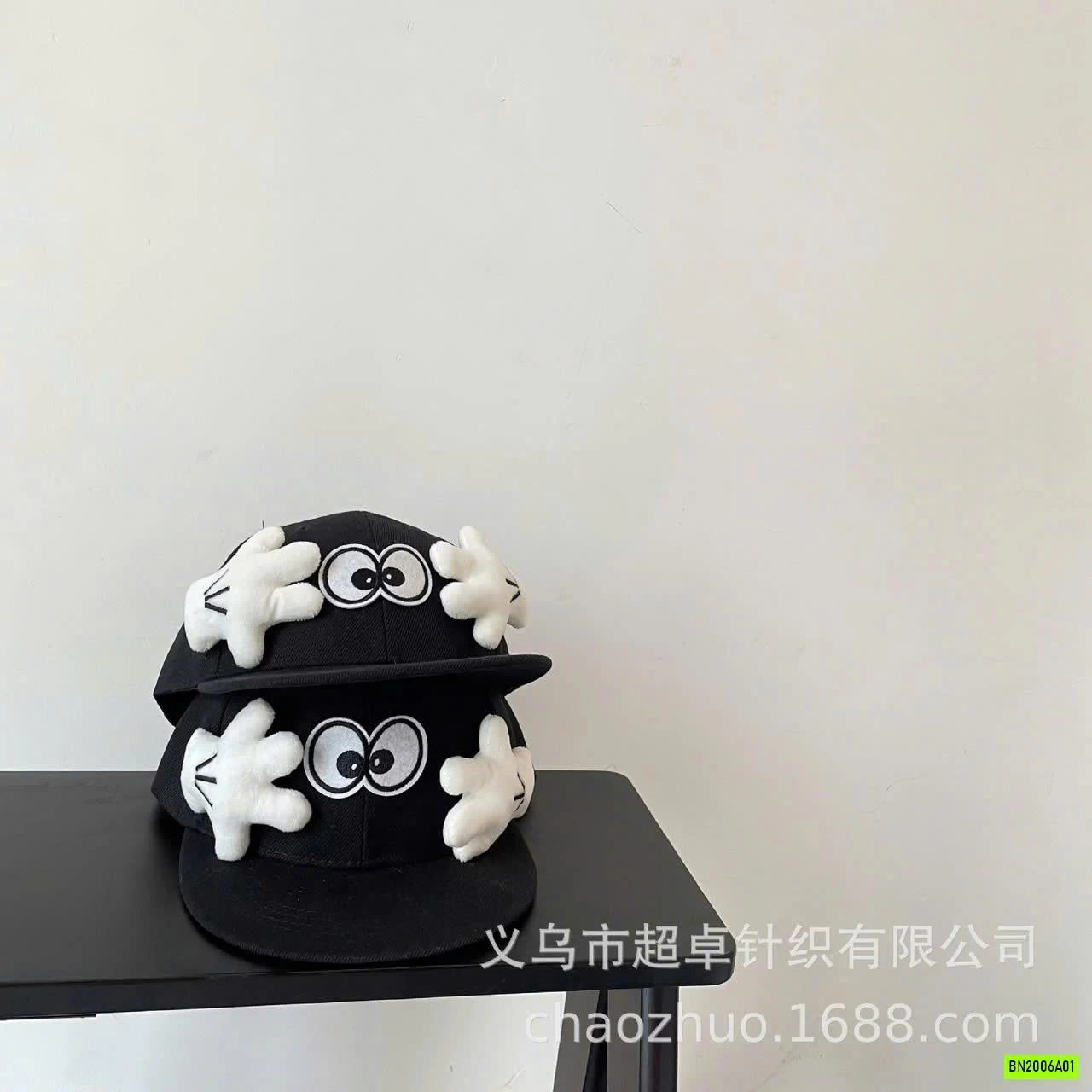 MŨ KẾT LƯỠI THẲNG BÀN TAY NGHỘ NGHĨNH