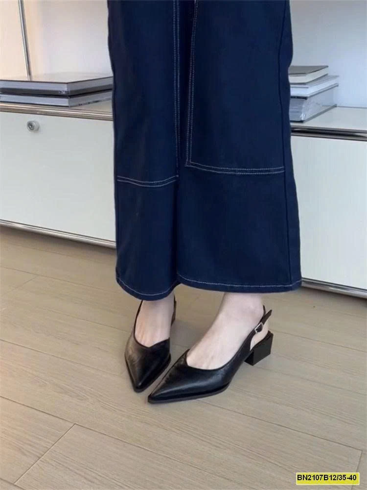 GIÀY  MŨI NHỌN HỞ GÓT