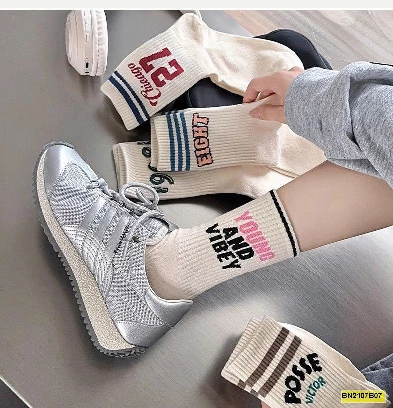 SÉT 5 ĐÔI TẤT CAO CỔ