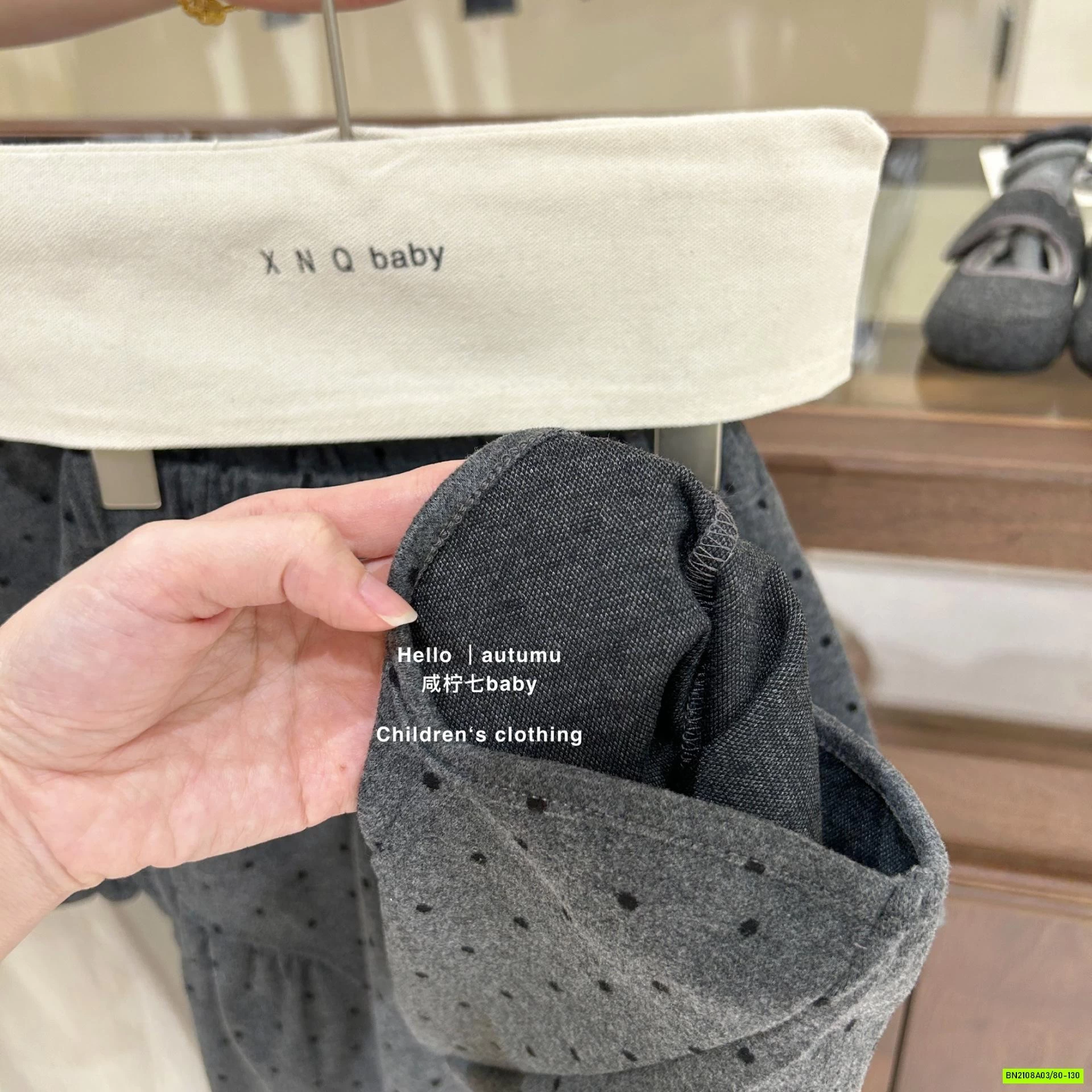 SÉT NỈ CHẤM BI XÁM 3 CHI TIẾT