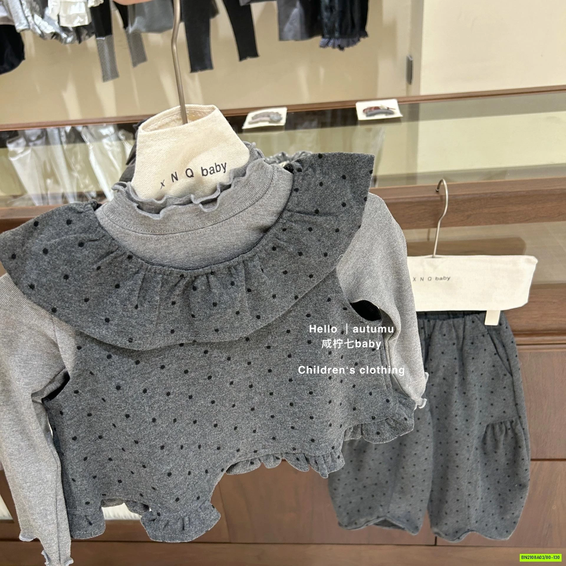 SÉT NỈ CHẤM BI XÁM 3 CHI TIẾT