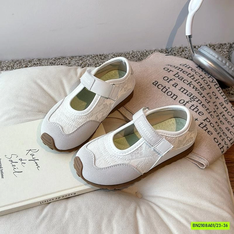 GIÀY SLIPON PHỐI MÀU QUAI DÁN