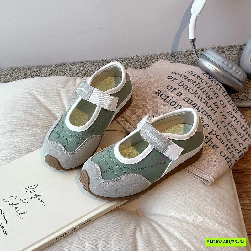 GIÀY SLIPON PHỐI MÀU QUAI DÁN