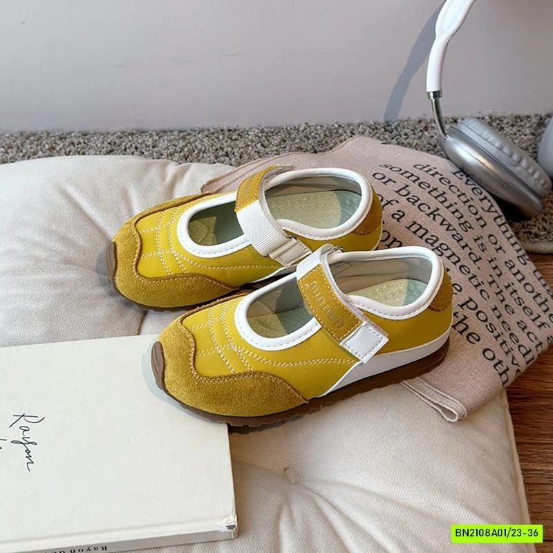 GIÀY SLIPON PHỐI MÀU QUAI DÁN