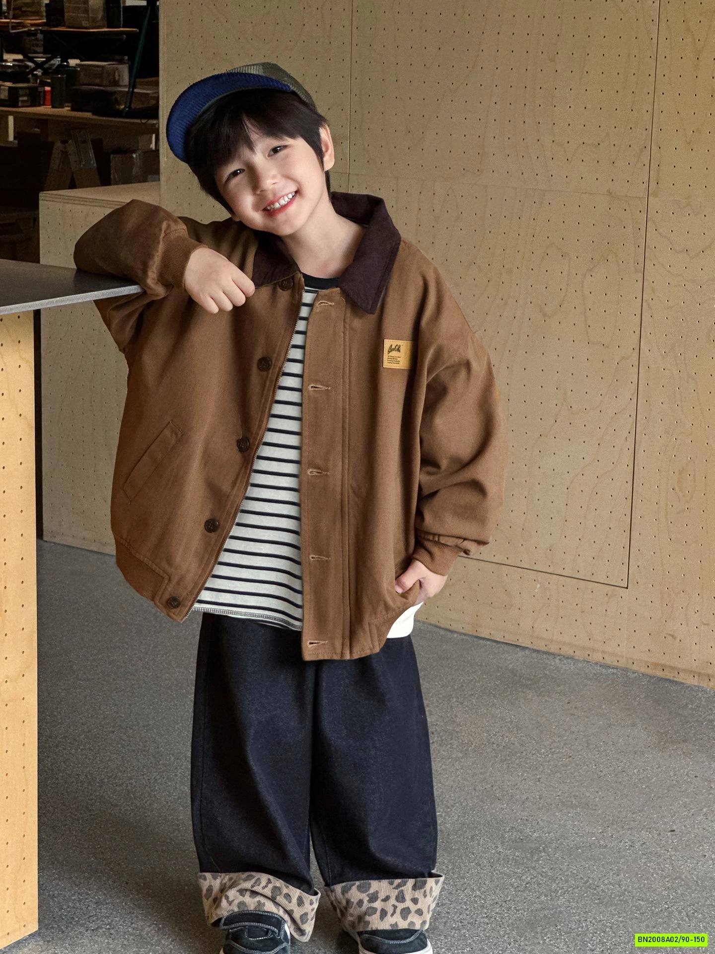 KHOÁC KAKI NÂU CỔ BẺ AOAOKIDS