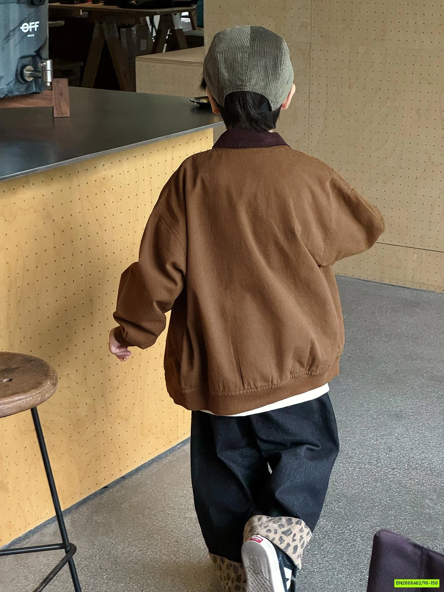 KHOÁC KAKI NÂU CỔ BẺ AOAOKIDS