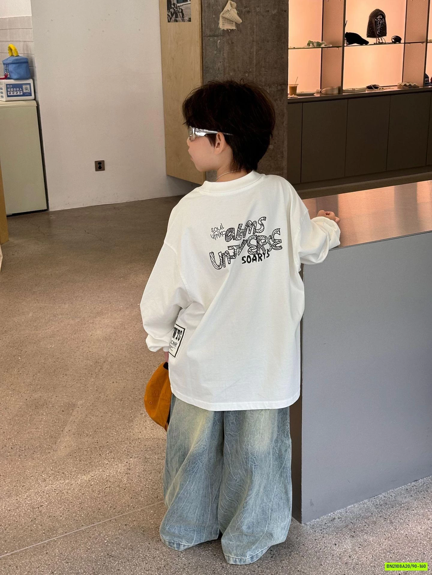 ÁO THUN TRẮNG IN CHỮ LƯNG