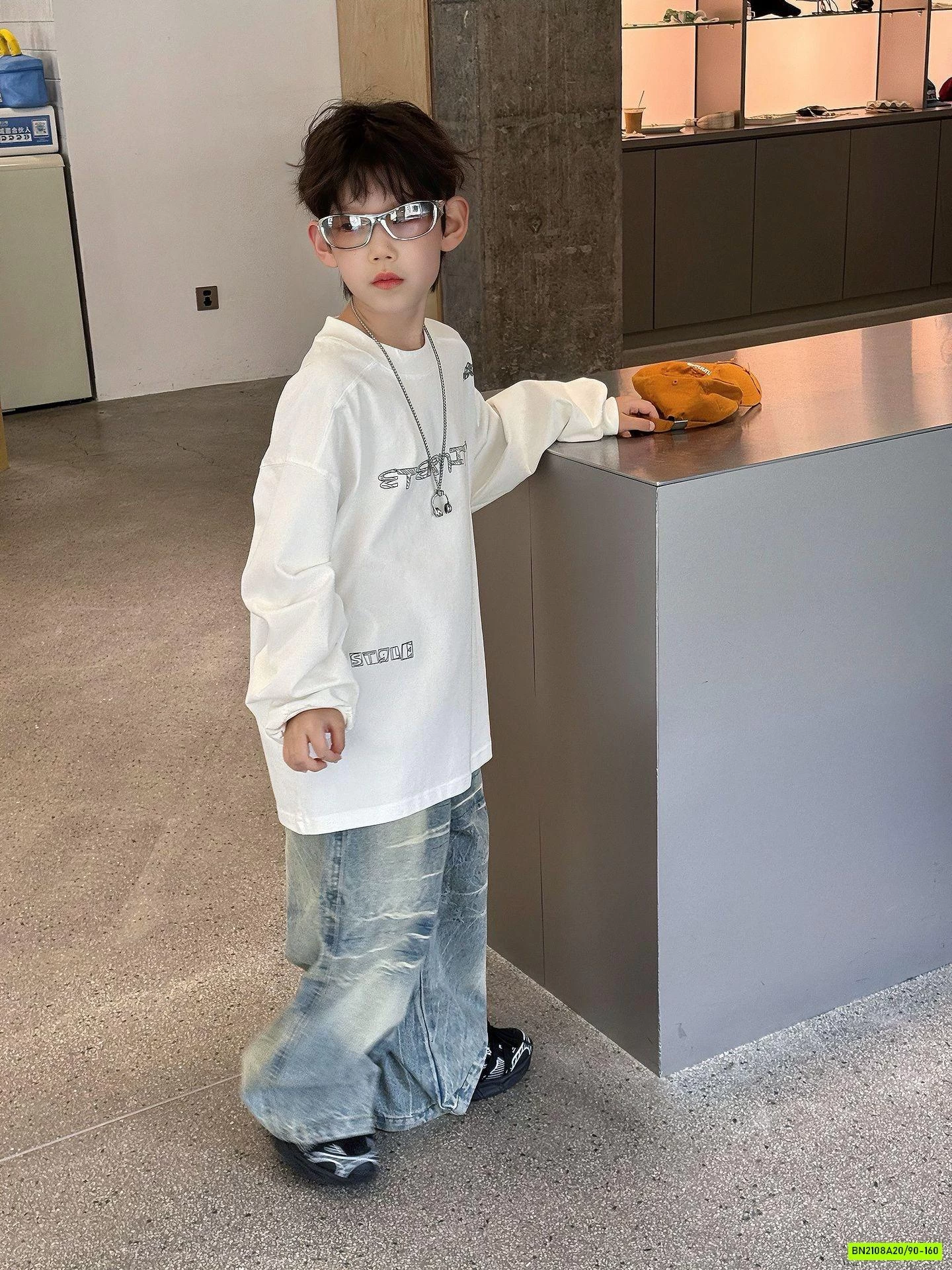 ÁO THUN TRẮNG IN CHỮ LƯNG