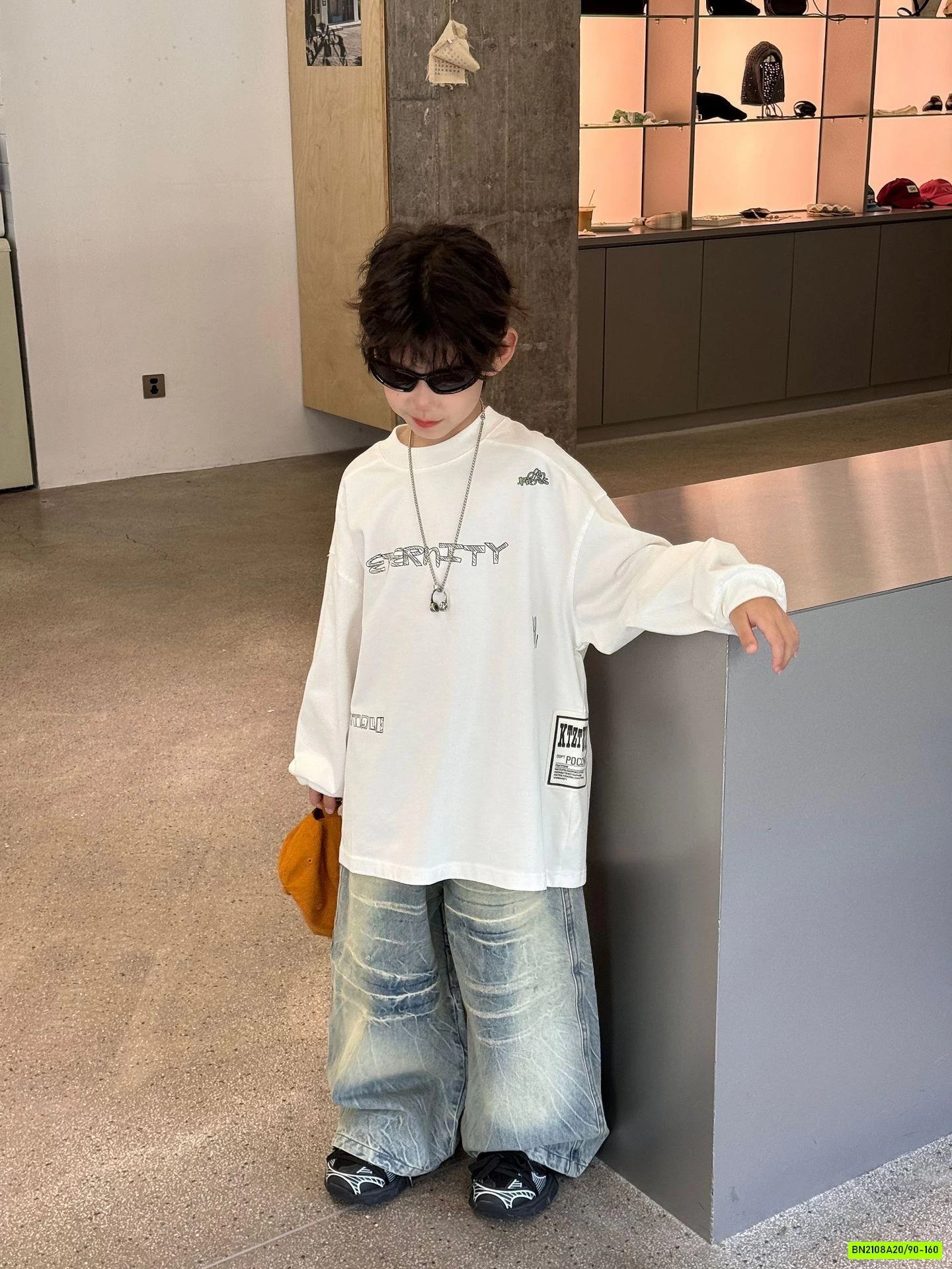 ÁO THUN TRẮNG IN CHỮ LƯNG