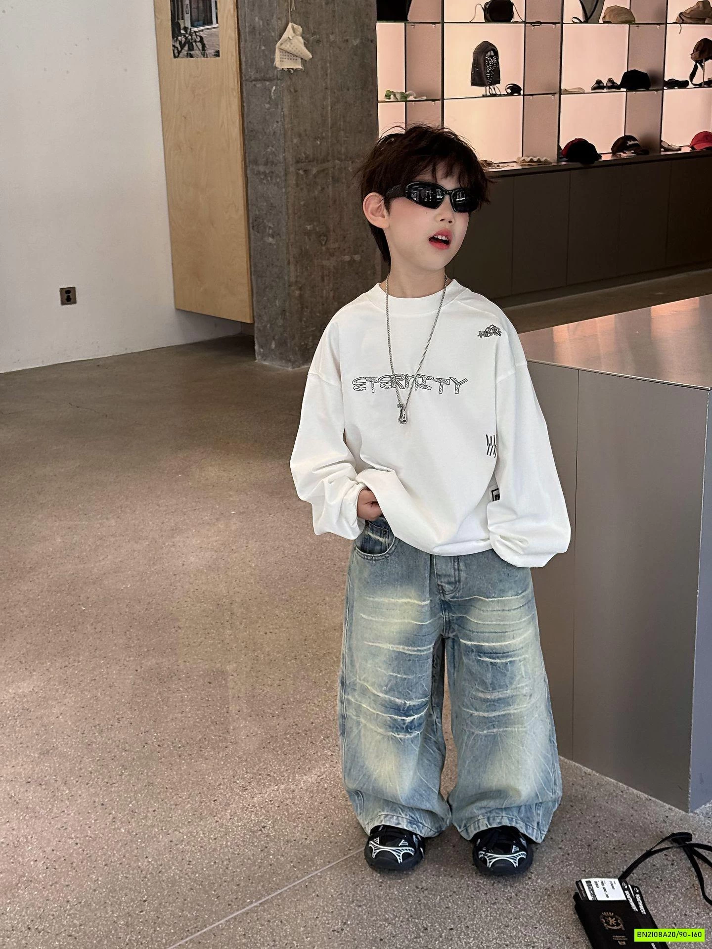 ÁO THUN TRẮNG IN CHỮ LƯNG