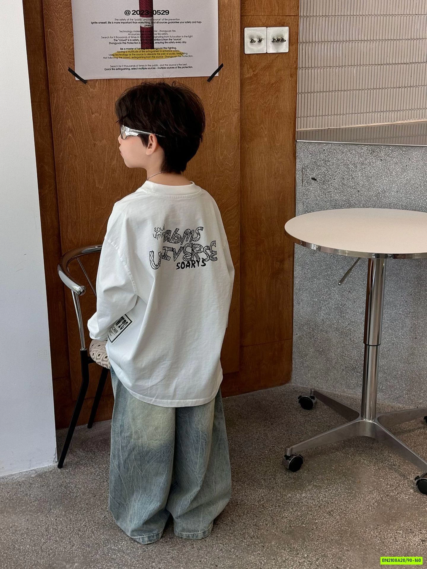 ÁO THUN TRẮNG IN CHỮ LƯNG