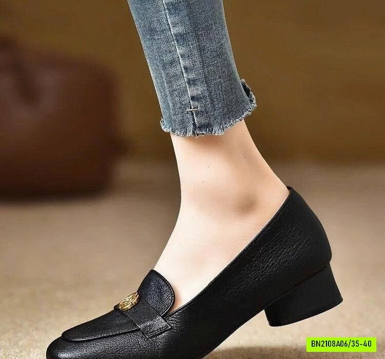 GIÀY LOAFER NỮ GÓT VUÔNG ĐÍNH HOA