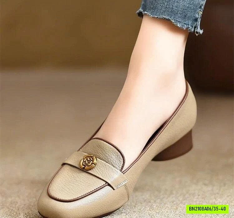 GIÀY LOAFER NỮ GÓT VUÔNG ĐÍNH HOA