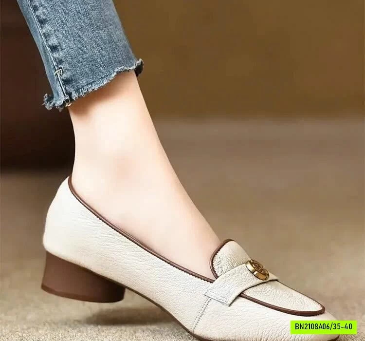GIÀY LOAFER NỮ GÓT VUÔNG ĐÍNH HOA