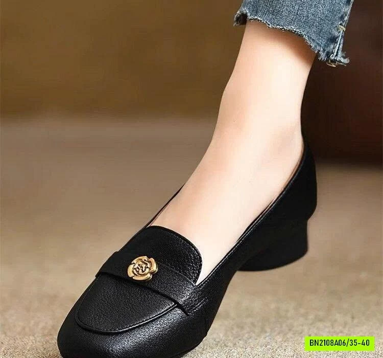 GIÀY LOAFER NỮ GÓT VUÔNG ĐÍNH HOA