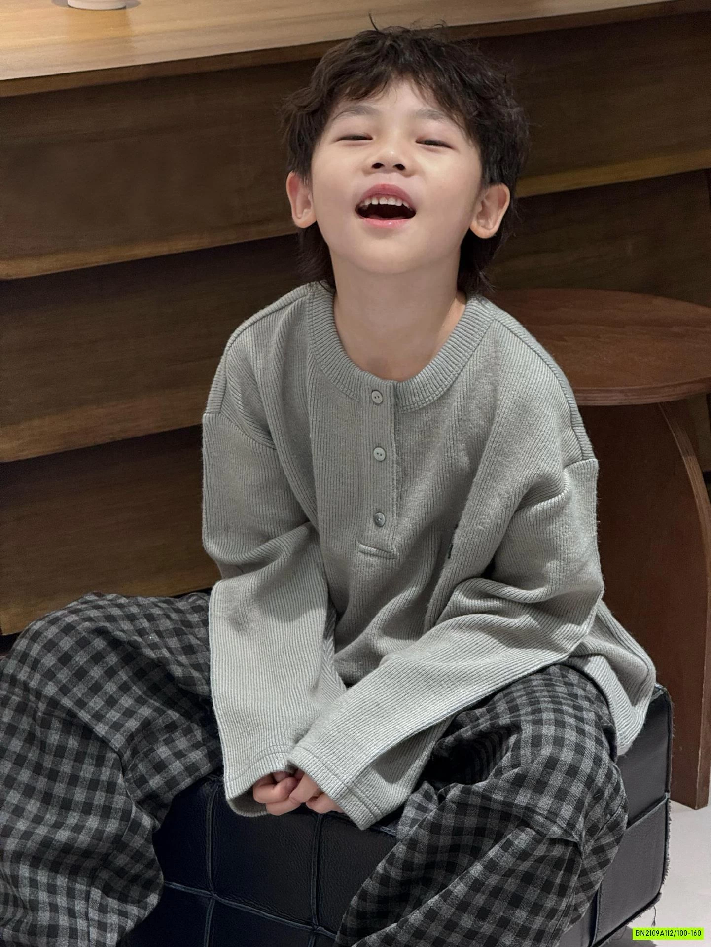 ÁO NỈ CỔ TRÒN CÚC CỔ