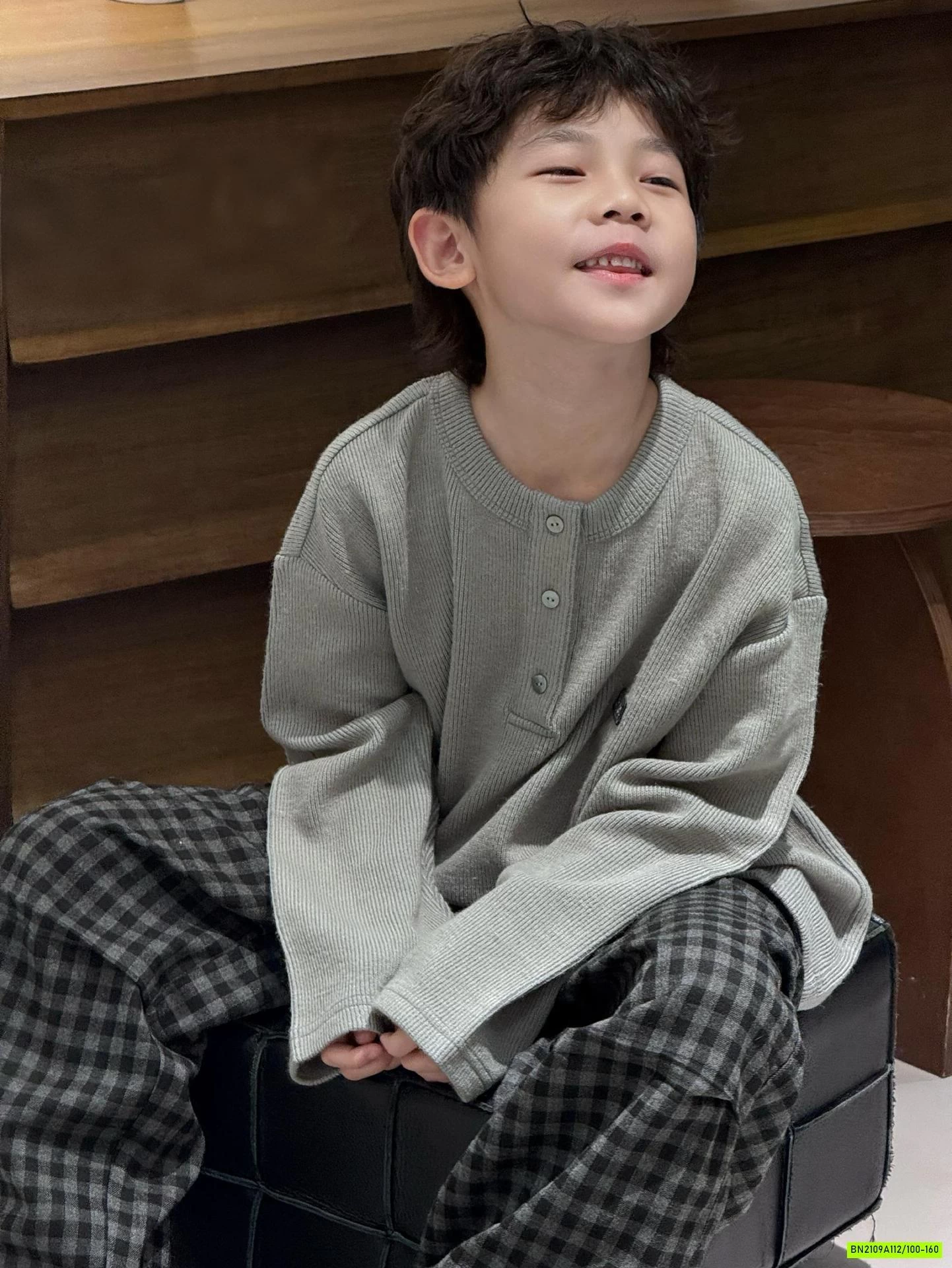 ÁO NỈ CỔ TRÒN CÚC CỔ