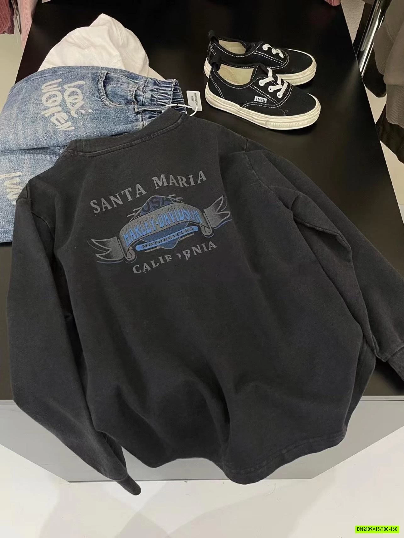 ÁO THUN ĐEN BẠC MÀU IN CHỮ