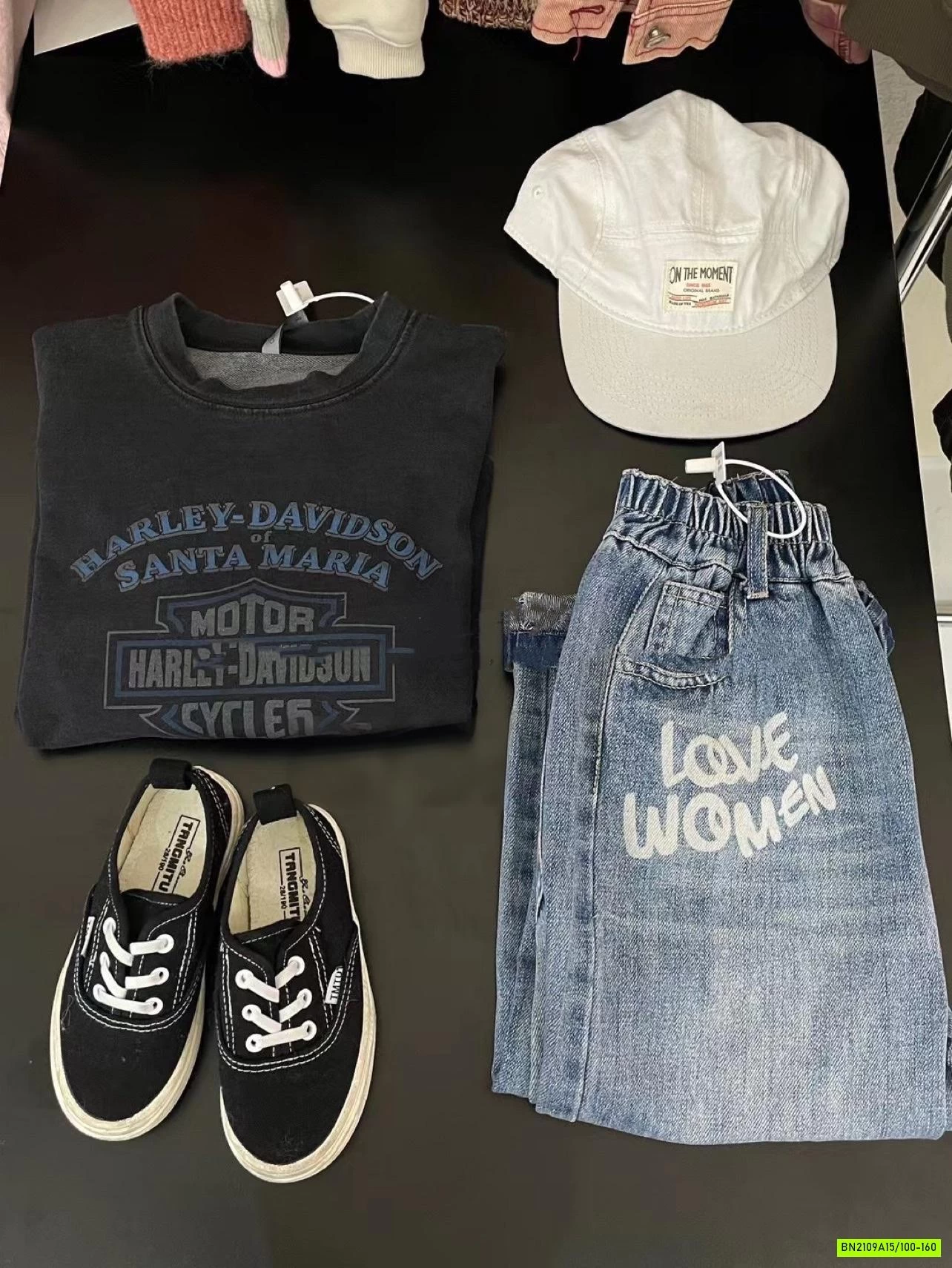 ÁO THUN ĐEN BẠC MÀU IN CHỮ