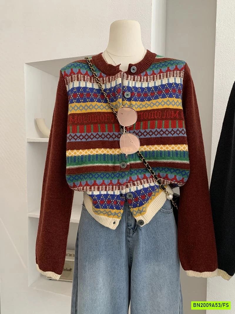 KHOÁC LEN HỌA TIẾT THỔ CẨM