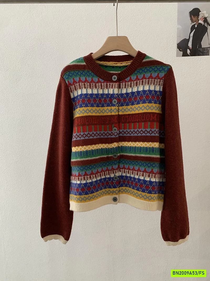 KHOÁC LEN HỌA TIẾT THỔ CẨM