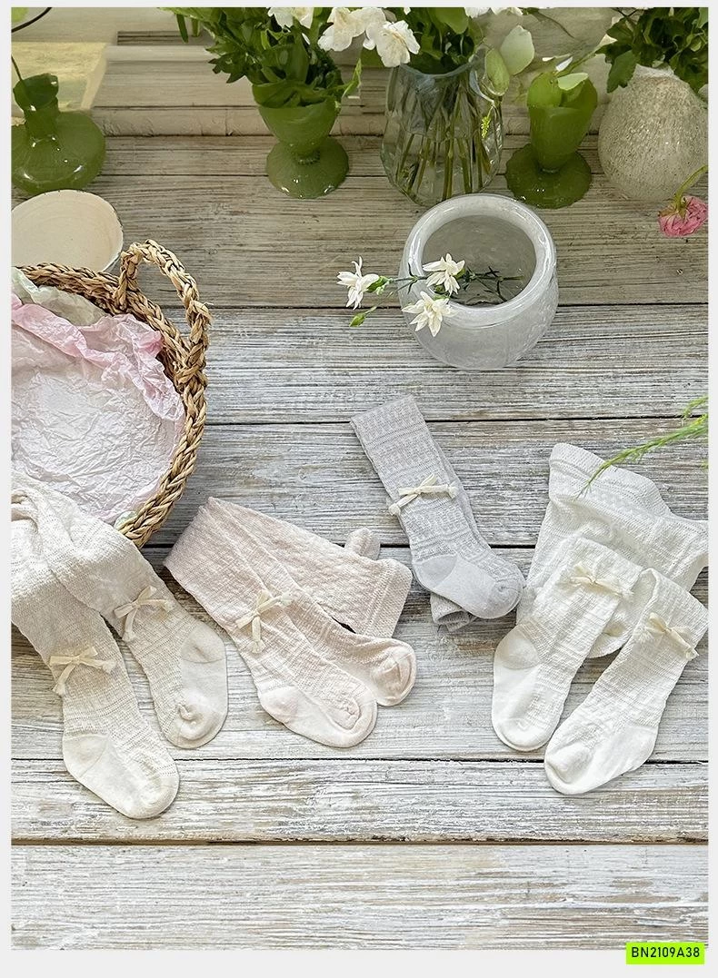 QUẦN TẤT LƯỚI GẮN NƠ