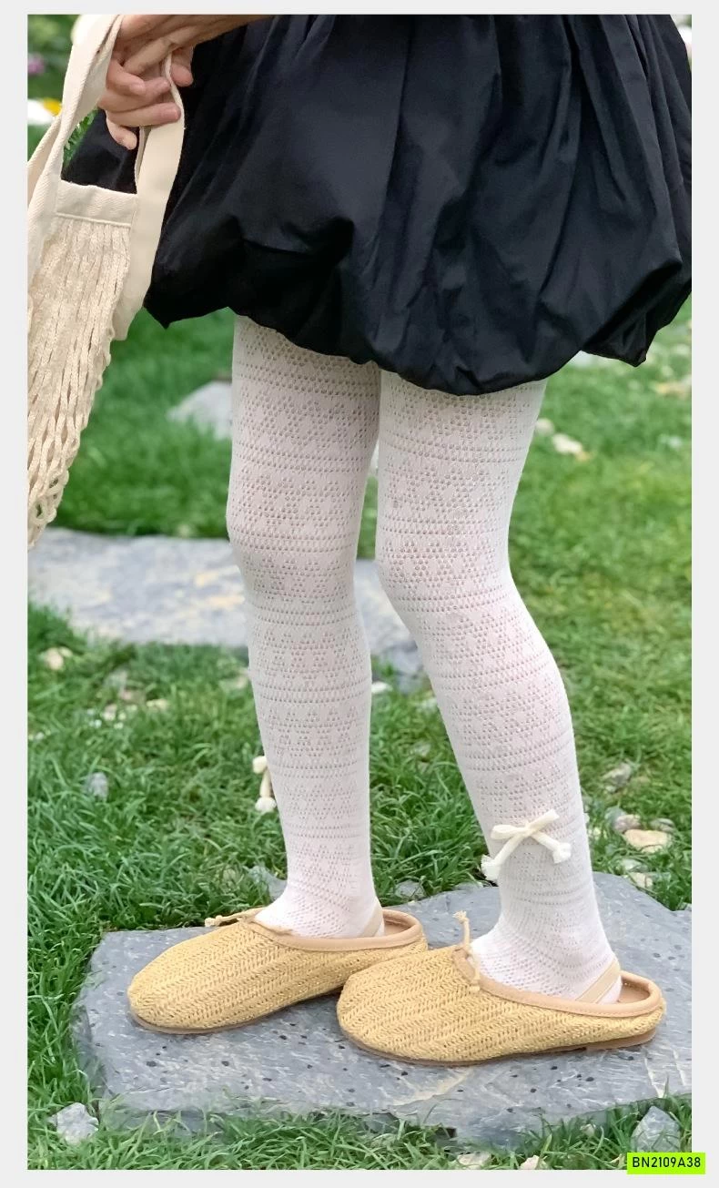 QUẦN TẤT LƯỚI GẮN NƠ