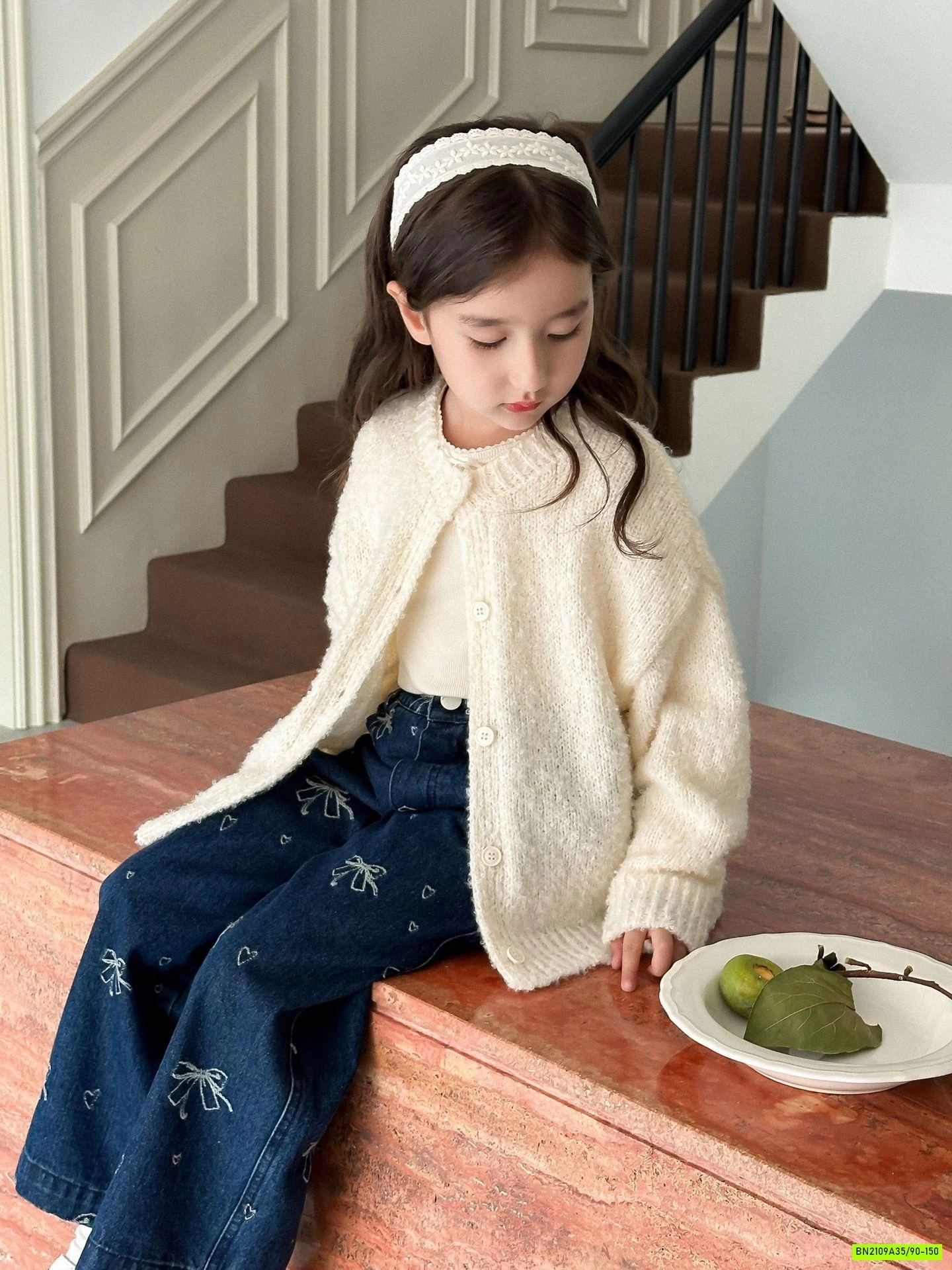 ÁO THUN GÂN CỔ VIỀN REN GẮN NƠ