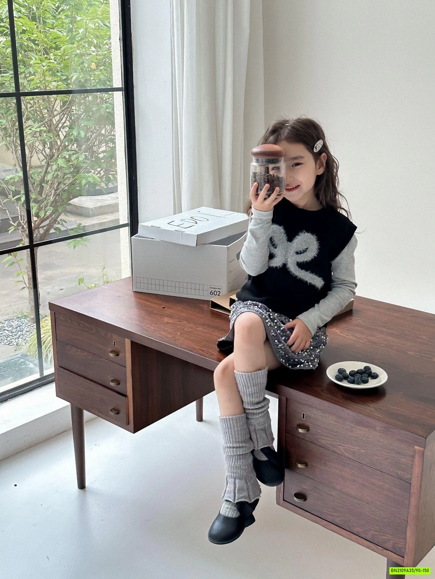 ÁO THUN GÂN CỔ VIỀN REN GẮN NƠ