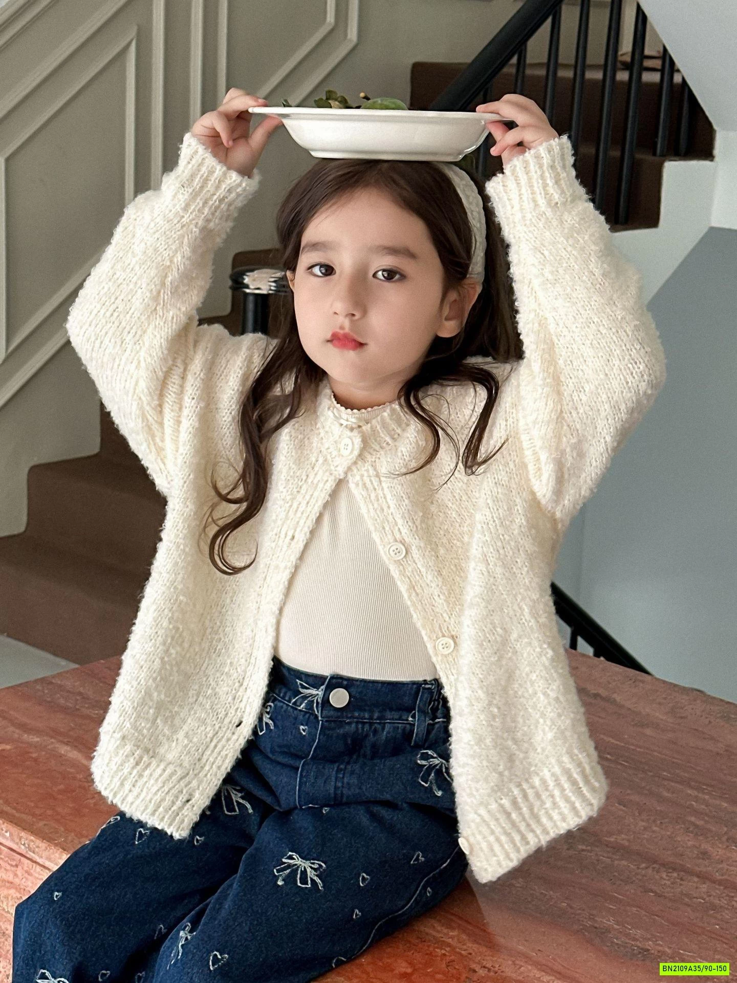 ÁO THUN GÂN CỔ VIỀN REN GẮN NƠ