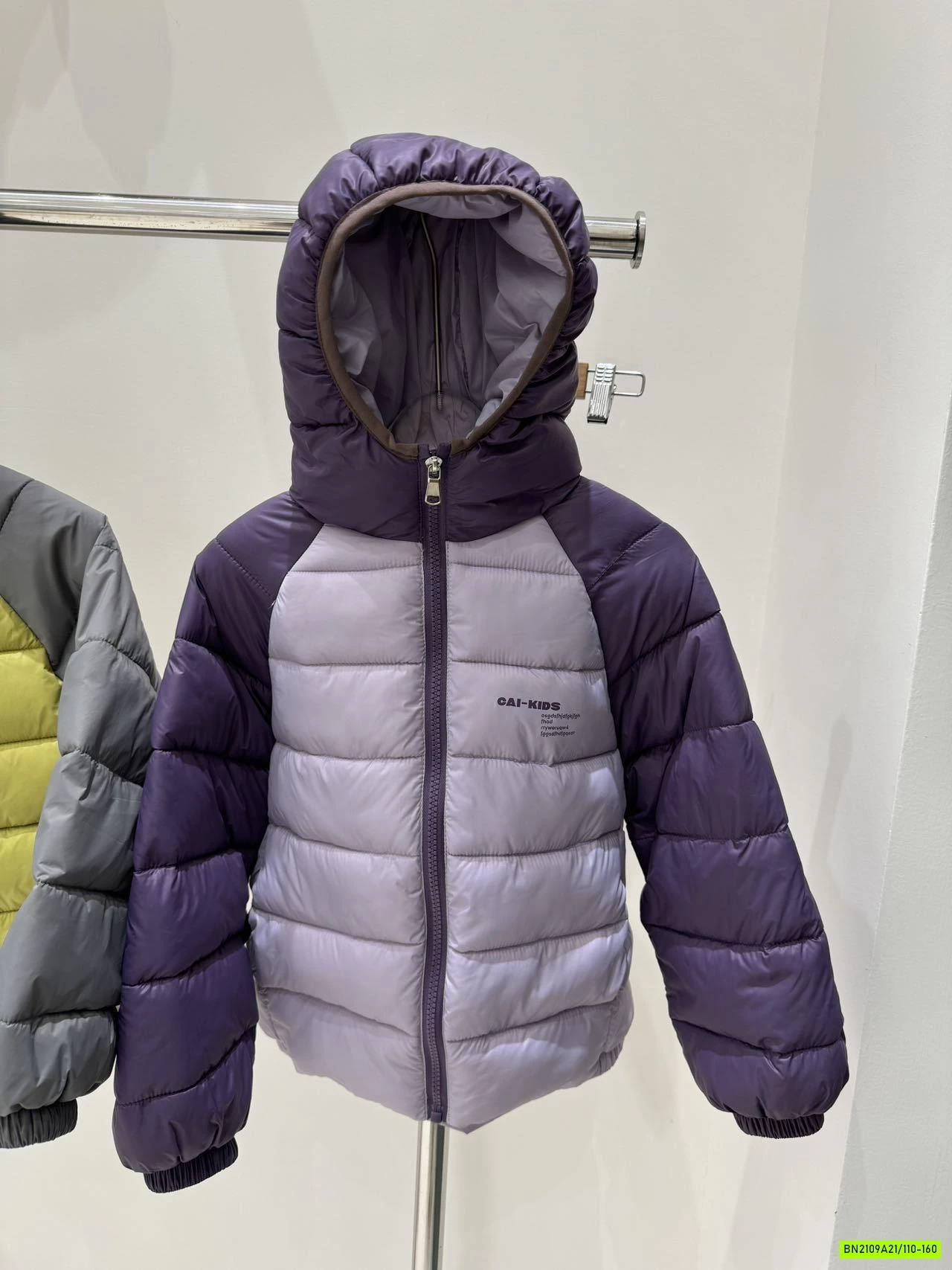 KHOÁC PHAO BÉO PHỐI MÀU TAY