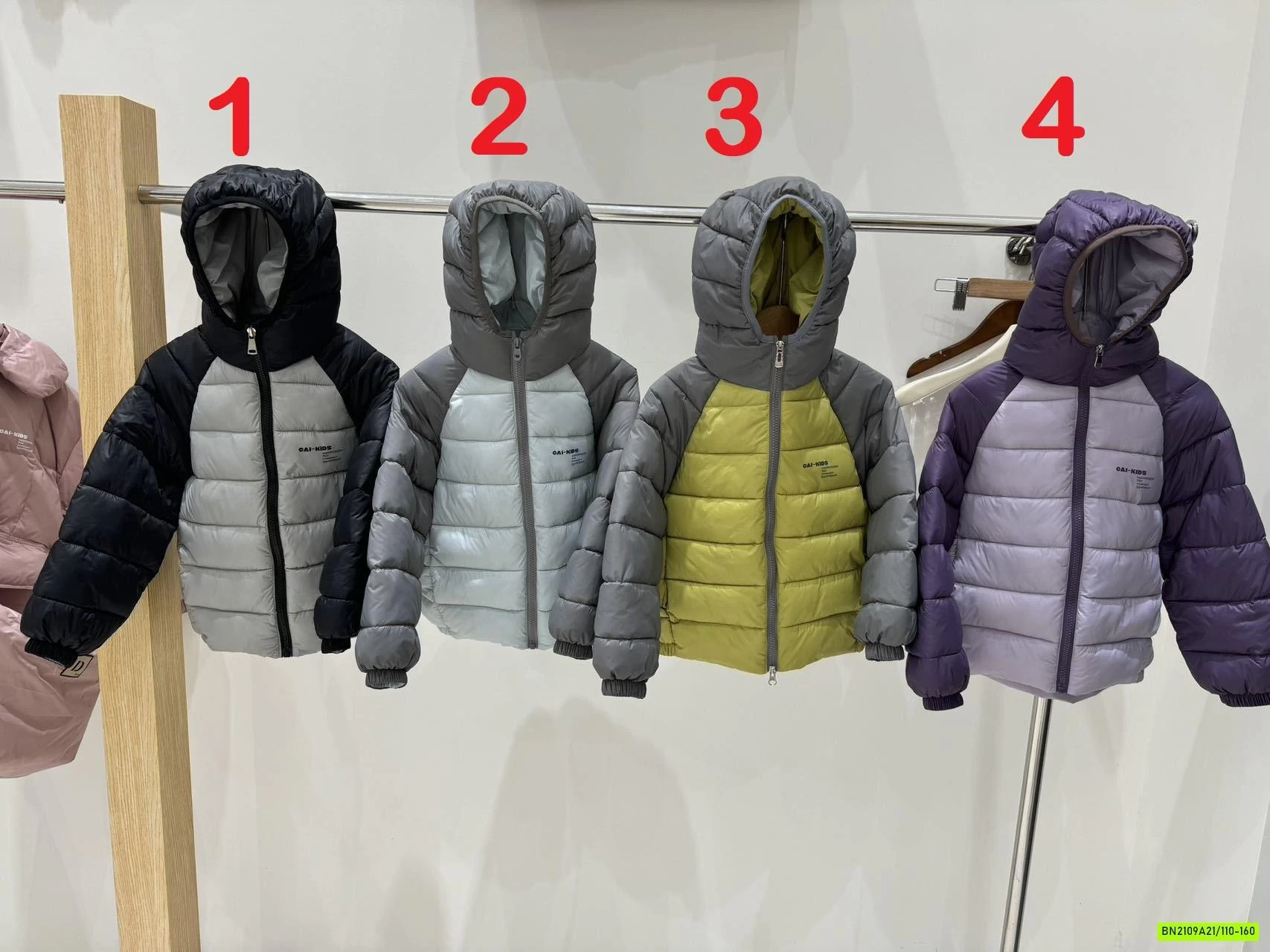 KHOÁC PHAO BÉO PHỐI MÀU TAY