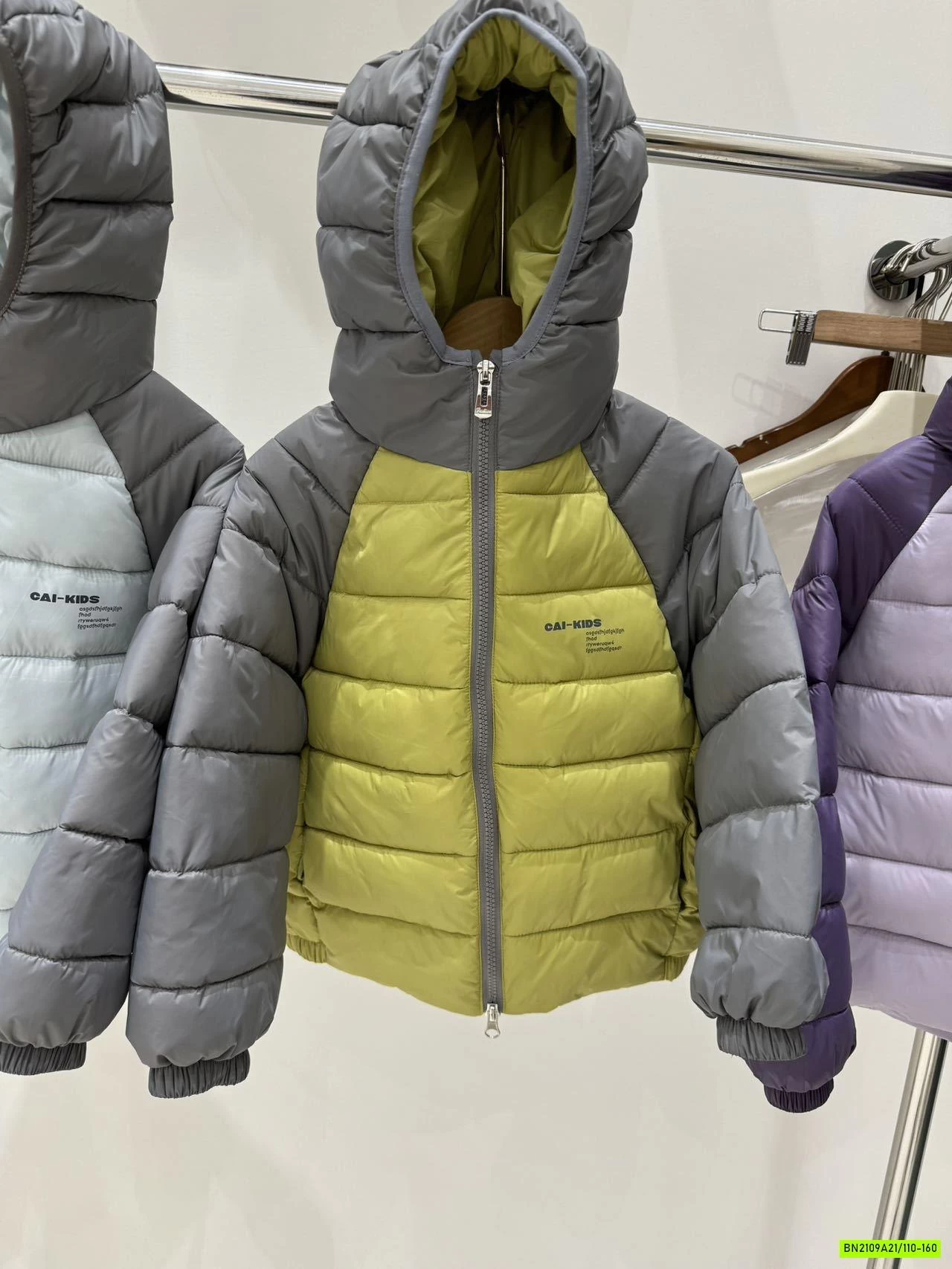 KHOÁC PHAO BÉO PHỐI MÀU TAY