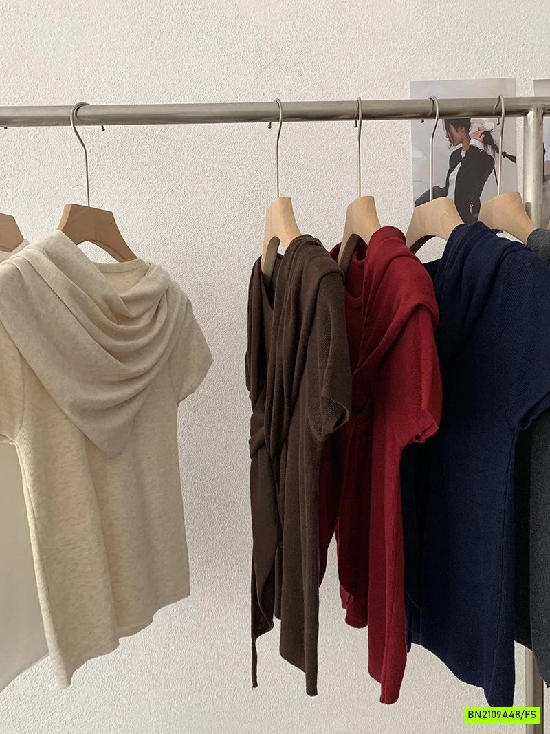 ÁO THUN GIẤY KÈM KHĂN QUÀNG