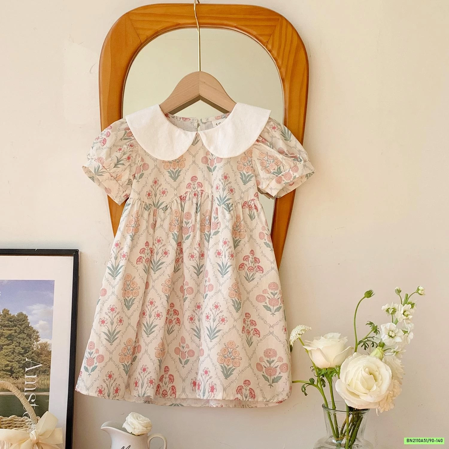 ĐẦM HOA NHÍ TAY BỒNG CỔ SEN TRẮNG