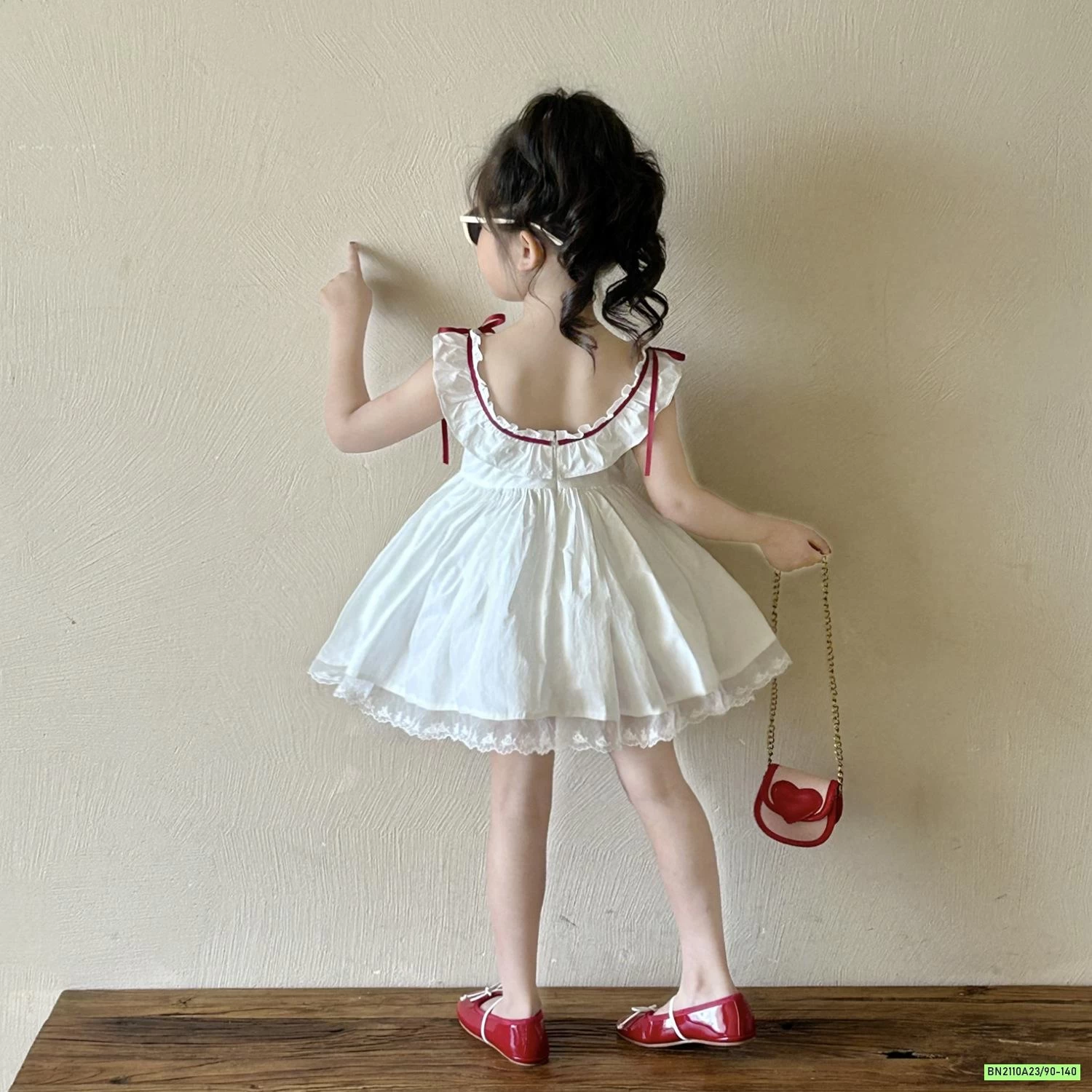 ĐẦM 2 DÂY TRẮNG VIỀN ĐỎ