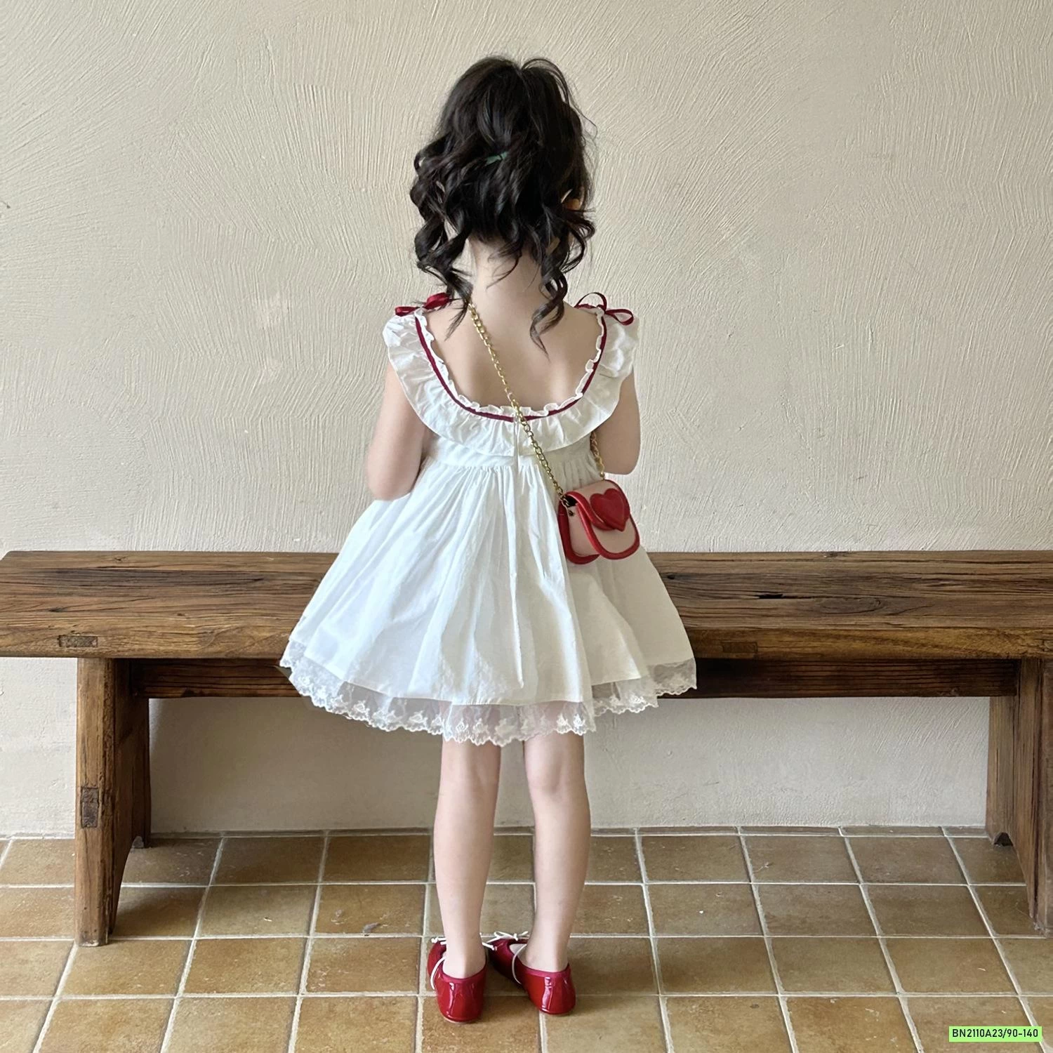 ĐẦM 2 DÂY TRẮNG VIỀN ĐỎ